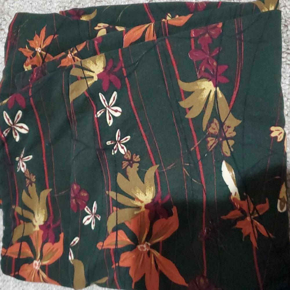 Set of 5 lularoe tc leggings